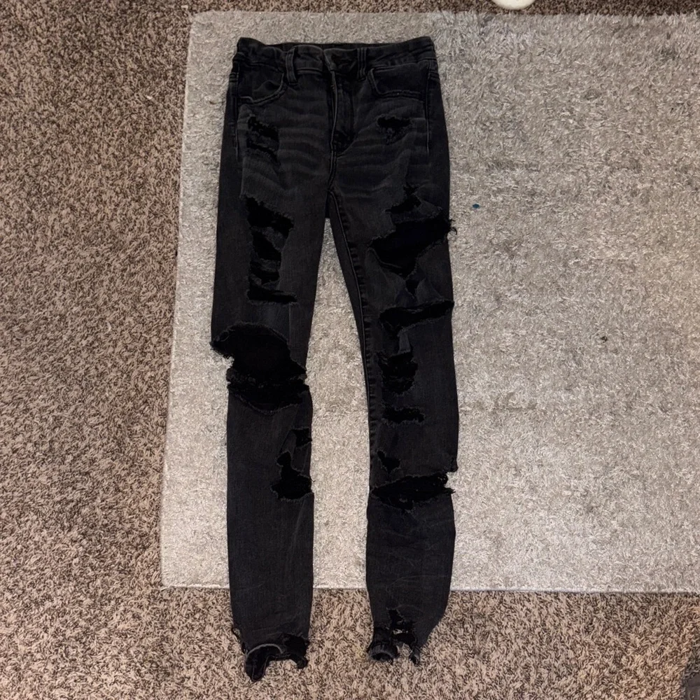 AEO Forever Soft Ripped Super High- Waisted Jegging, Size 2 Regular